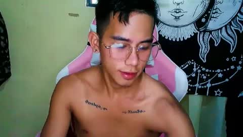 Snapshot of urhot_joshxx chatting on 02/11/25, 08:58 Josh online show from 02/11/25, 08:58