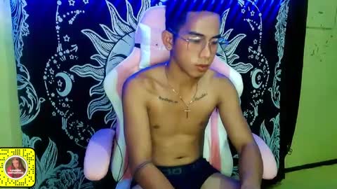 Snapshot of urhot_joshxx chatting on 02/14/25, 04:31 Josh online show from 02/14/25, 04:31