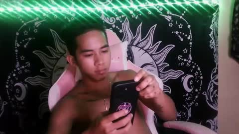 Snapshot of urhot_joshxx chatting on 02/25/25, 02:44 Josh online show from 02/25/25, 02:44