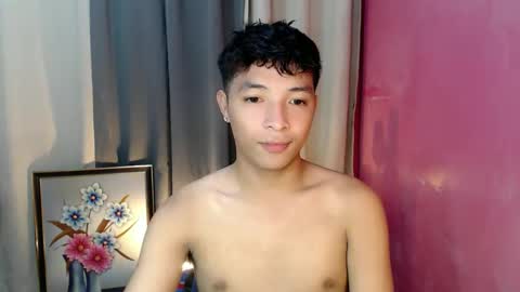 Snapshot of urhotethanxx chatting on 10/28/25, 11:14 Ethan online show from 10/28/25, 11:14