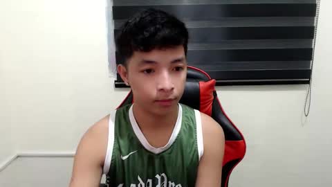 Snapshot of urhotethanxx chatting on 11/01/25, 05:42 Ethan online show from 11/01/25, 05:42