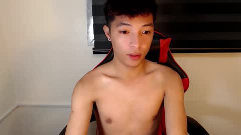 Snapshot of urhotethanxx chatting on 11/04/25, 03:22 Ethan online show from 11/04/25, 03:22