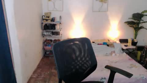 urhotguy_mark online show from 11/04/25, 03:16