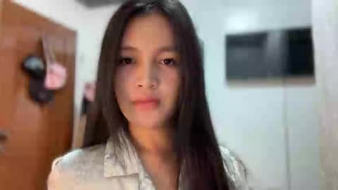 Amira online show from 09/26/25, 12:47