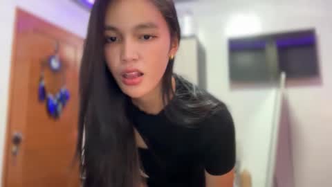 Amira online show from 11/24/25, 05:51