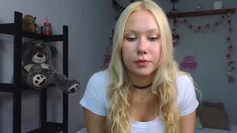 Snapshot of urkinkyy chatting on 10/26/25, 01:06 Megan online show from 10/26/25, 01:06