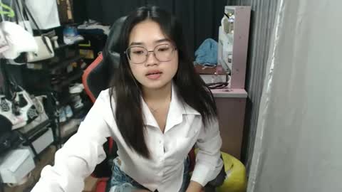 Snapshot of urlovelychinita chatting on 10/04/25, 11:58 urlovelychinita online show from 10/04/25, 11:58