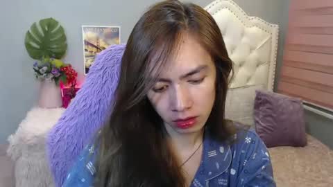 Snapshot of urlovelypinayxxx chatting on 01/21/25, 07:06 MIYA online show from 01/21/25, 07:06