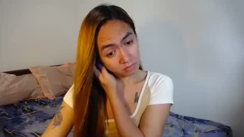 Snapshot of urlovelypinayxxx chatting on 10/22/25, 09:03 MIYA online show from 10/22/25, 09:03