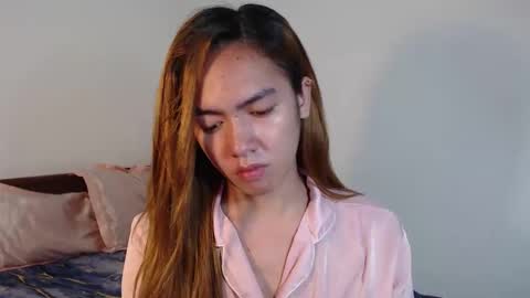 Snapshot of urlovelypinayxxx chatting on 11/21/25, 08:07 MIYA online show from 11/21/25, 08:07