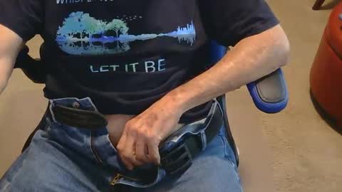 urmilkman online show from 10/18/25, 04:08