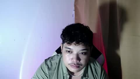 Snapshot of urmilky_shooterxx chatting on 10/17/25, 08:17 Drei online show from 10/17/25, 08:17