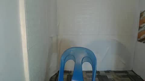 Snapshot of urnaughty_navea18 chatting on 02/23/25, 04:39 Navea online show from 02/23/25, 04:39