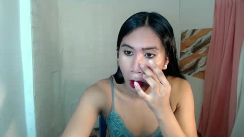 Snapshot of urnaughty_navea18 chatting on 03/08/25, 06:43 Navea online show from 03/08/25, 06:43