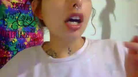 Aniie online show from 10/19/25, 02:56