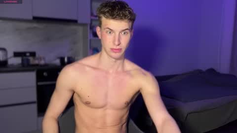 ursaotome online show from 10/31/25, 12:22