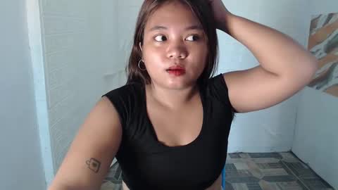 Snapshot of ursexy_ash chatting on 02/15/25, 01:42 ash online show from 02/15/25, 01:42