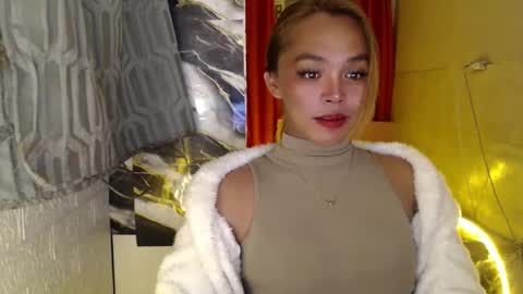 Snapshot of ursexy_debra chatting on 02/21/25, 10:04 TYRA online show from 02/21/25, 10:04