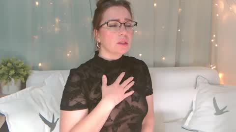 Snapshot of ursilvia1 chatting on 01/15/25, 05:40 Silvia online show from 01/15/25, 05:40