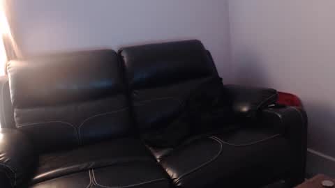 urslav75 online show from 11/23/25, 06:52