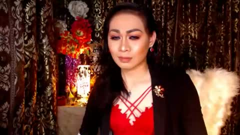 Snapshot of urtimelessbeauty chatting on 01/17/25, 06:33 Merca online show from 01/17/25, 06:33