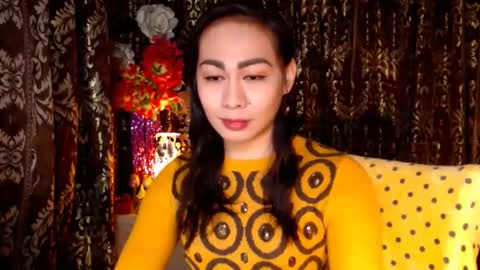 Snapshot of urtimelessbeauty chatting on 02/06/25, 10:43 Merca online show from 02/06/25, 10:43