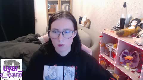 Cara online show from 11/10/25, 01:43