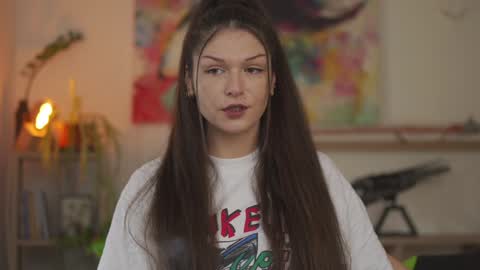 Mia online show from 12/02/24, 11:45