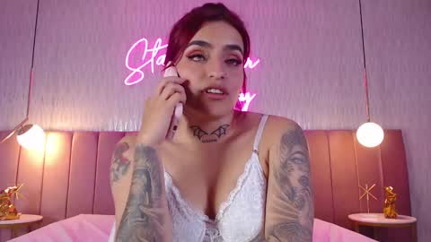 Snapshot of vaaleriee_miller_ chatting on 01/30/25, 01:11 valeriee miller online show from 01/30/25, 01:11