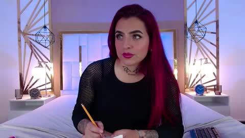 Snapshot of vaaleriee_miller_ chatting on 02/06/25, 06:35 valeriee miller online show from 02/06/25, 06:35