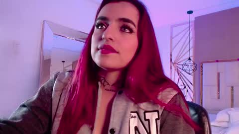 Snapshot of vaaleriee_miller_ chatting on 03/07/25, 11:49 valeriee miller online show from 03/07/25, 11:49