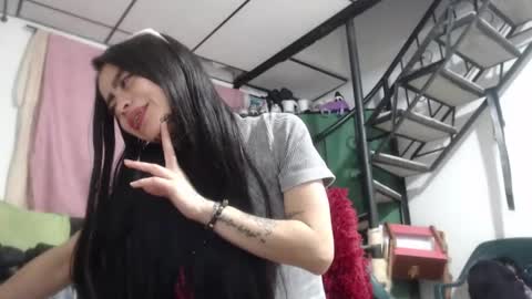 vaiolet online show from 10/18/25, 07:31