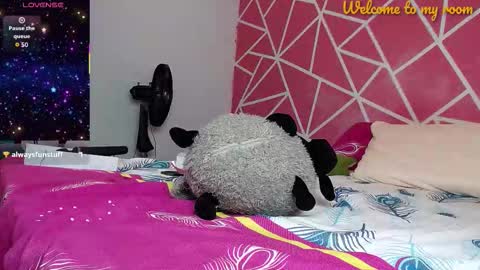 Snapshot of val_angelll chatting on 10/09/25, 03:37 valentina online show from 10/09/25, 03:37