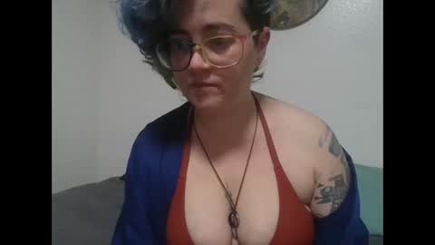 Snapshot of valarieak chatting on 10/19/25, 07:42 valarieak online show from 10/19/25, 07:42