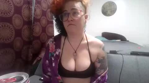 Snapshot of valarieak chatting on 11/05/25, 04:34 valarieak online show from 11/05/25, 04:34