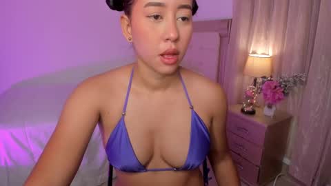 Snapshot of vale_kross chatting on 01/28/25, 01:59 HI IM NEW online show from 01/28/25, 01:59