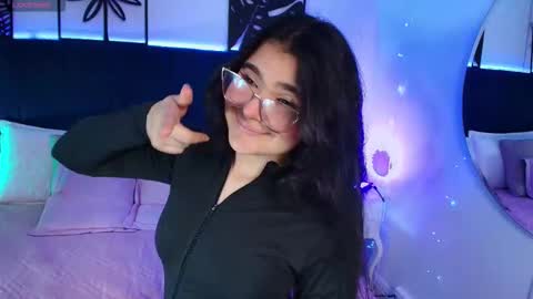 Snapshot of valeery_gomez chatting on 11/10/25, 08:19 Tifanny online show from 11/10/25, 08:19