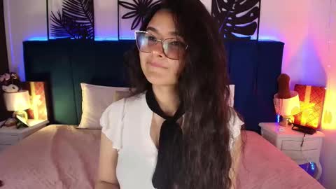 Snapshot of valeery_gomez chatting on 11/20/25, 08:19 Tifanny online show from 11/20/25, 08:19