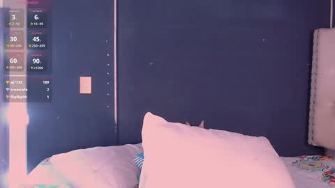 IG-valen mendoza99  twitter valenthompson99 online show from 12/22/24, 02:39