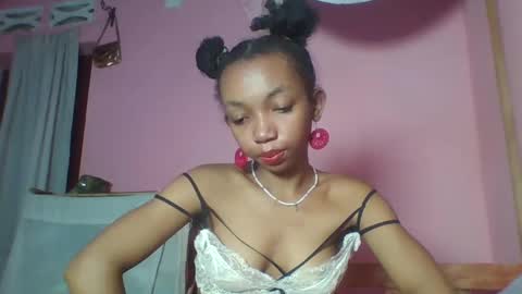 Snapshot of valencia302364 chatting on 02/12/25, 04:44 valencia302364 online show from 02/12/25, 04:44