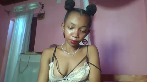 Snapshot of valencia302364 chatting on 02/18/25, 12:39 valencia302364 online show from 02/18/25, 12:39