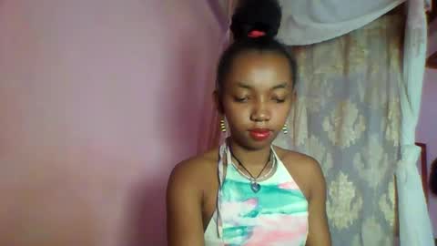 Snapshot of valencia302364 chatting on 09/18/25, 06:37 valencia302364 online show from 09/18/25, 06:37