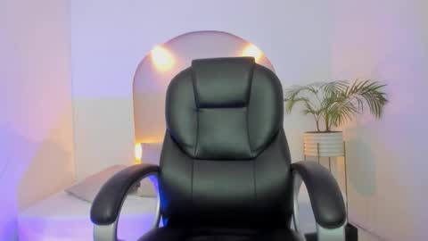 Valentina online show from 11/08/25, 04:45