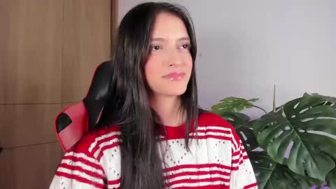 Snapshot of valentina69t chatting on 02/14/25, 01:13 Valentina Torres online show from 02/14/25, 01:13