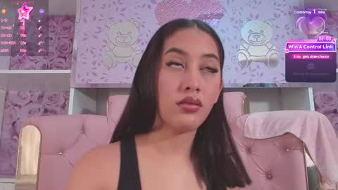Snapshot of valentina_cortes72 chatting on 02/19/25, 02:34 Valentina online show from 02/19/25, 02:34