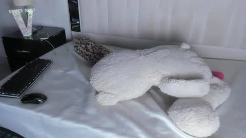 Valentina online show from 11/17/25, 01:17