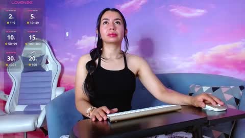 Snapshot of valentina_monroe1 chatting on 09/19/25, 07:47 Vale online show from 09/19/25, 07:47