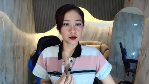 Snapshot of valentina_r_ chatting on 11/18/25, 03:12 Valentina online show from 11/18/25, 03:12