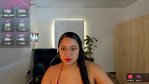 Snapshot of valentina_xx69 chatting on 09/17/25, 02:08 Valentina online show from 09/17/25, 02:08