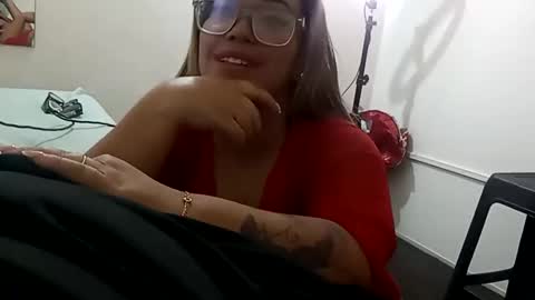 Snapshot of valentinacarter90 chatting on 09/30/25, 01:32 valentinacarter90 online show from 09/30/25, 01:32